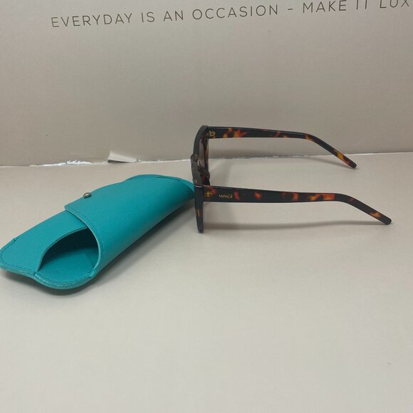 Minue | Greta Sunglasses in Carey - Picture 4 of 7